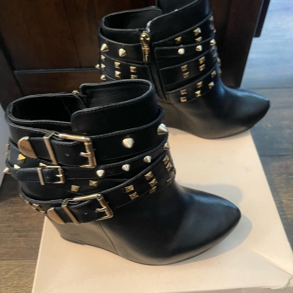 Bcbg ankle booties - Picture 5 of 6
